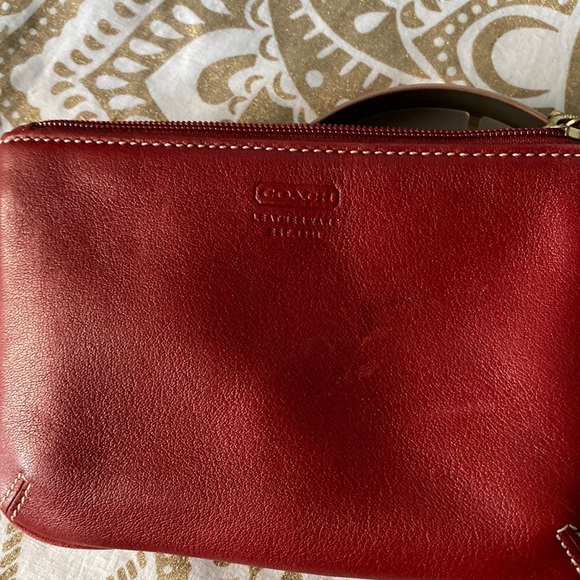 Coach leatherwear EST 1941 wristlet handbag color red 👍🏽 - Picture 4 of 9